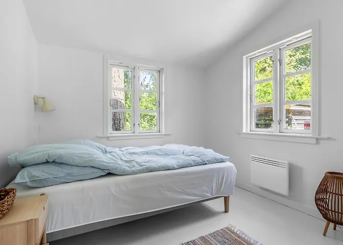 3 Bedroom Amazing In Casa de Férias Hornbæk